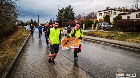 Biegli by pomóc, w sumie pokonali 750 kilometrów