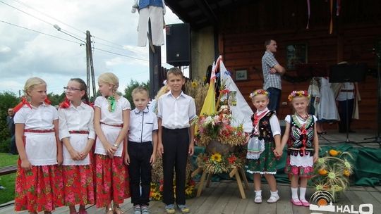 Czas na dożynki. Pierwsze świętowały Dominikowice.