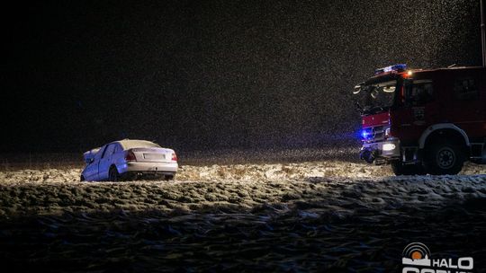 Poważny wypadek na feralnym zakręcie w Łużnej (aktualizacja)