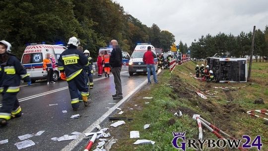 Pięć osób rannych w zderzeniu autobusu z ciężarówką