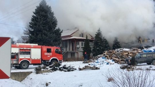 Pożar zabudowań w Ropicy Górnej