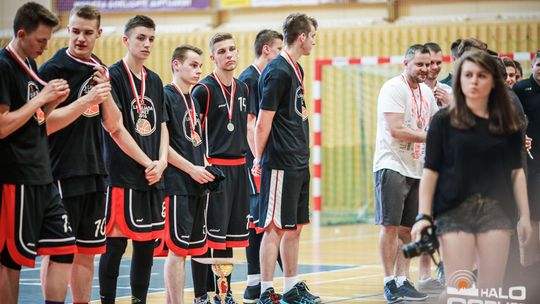 Licealiadę wygrywają koszykarze z Dąbrowy Górniczej, nasi na ósmym