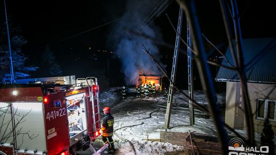 Spłonął garaż i samochód (aktualizacja)