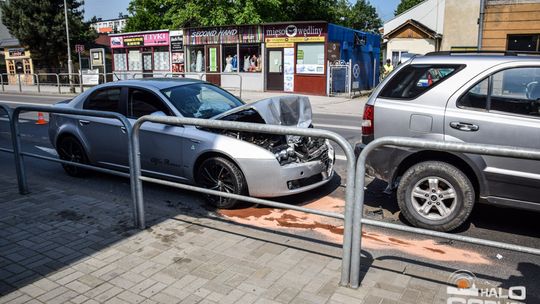 Stłuczka trzech pojazdów na Zawodziu