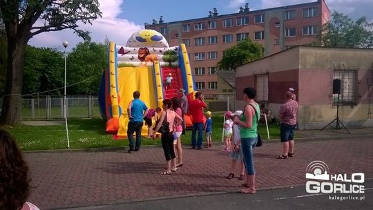 Rodzinny festyn z okazji dnia dziecka na osiedlu nr 12