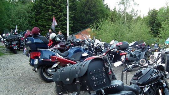 Zlecieli się motocykliści