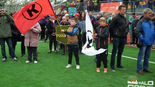 W Stróżach otwarto pierwszy w Polsce stadion dla niepełnosprawnych