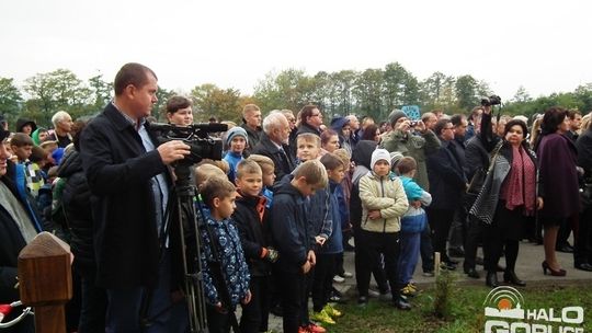 W Stróżach otwarto pierwszy w Polsce stadion dla niepełnosprawnych