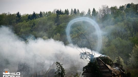 Dym, ogień, wystrzały i samoloty nad Sękową