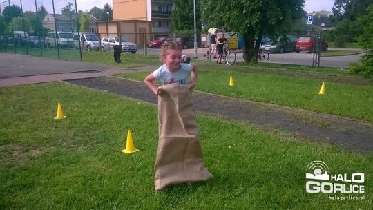 Rodzinny festyn z okazji dnia dziecka na osiedlu nr 12