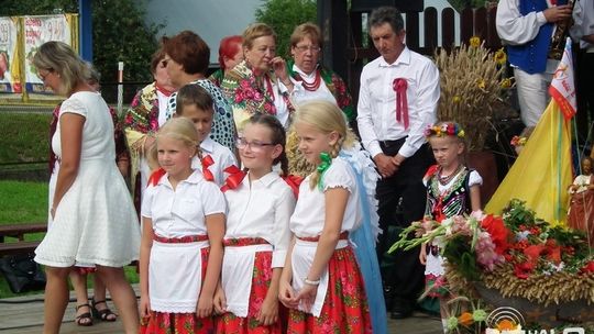 Czas na dożynki. Pierwsze świętowały Dominikowice.