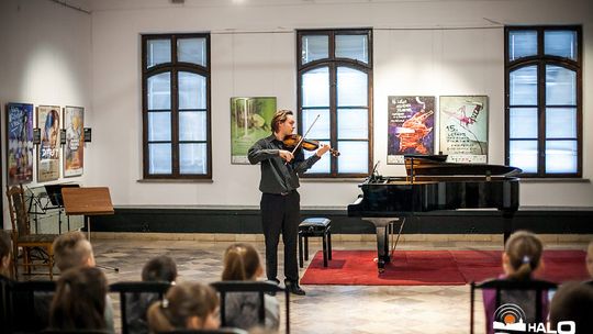 Koncert edukacyjny dla młodzieży