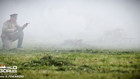 Dym, ogień, wystrzały i samoloty nad Sękową