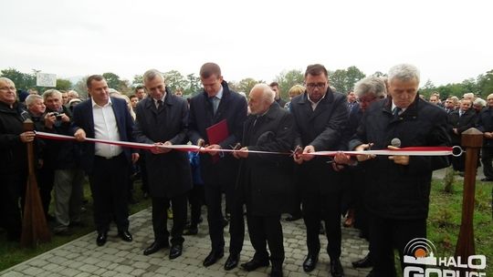 W Stróżach otwarto pierwszy w Polsce stadion dla niepełnosprawnych