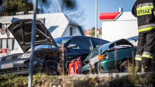 Wypadek na skrzyżowaniu w Ropie (aktualizacja)