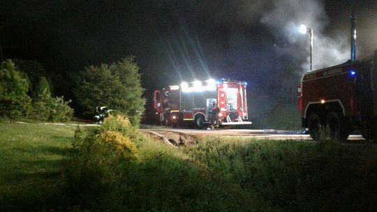 11 zastępów straży pożarnej walczyło z pożarem w Racławicach