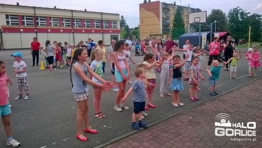 Rodzinny festyn z okazji dnia dziecka na osiedlu nr 12