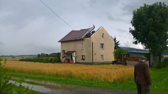 Łużna, Racławice, Binarowa: Burza zrywała dachy, łamała drzewa