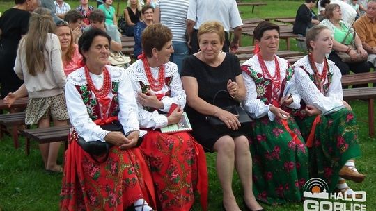 Czas na dożynki. Pierwsze świętowały Dominikowice.