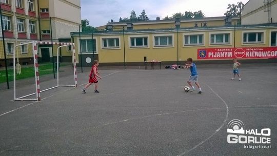 Rodzinny festyn z okazji dnia dziecka na osiedlu nr 12