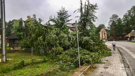 Łużna, Racławice, Binarowa: Burza zrywała dachy, łamała drzewa