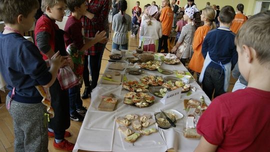 Program "Śniadanie daje moc" w Zespole Szkół w Ropicy Polskiej