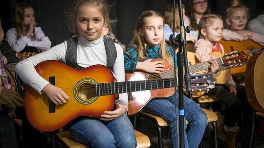 Koncert kolęd na 50 gitar