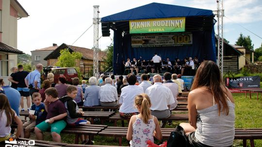 II Piknik Rodzinny w Bystrej z burzowym finałem