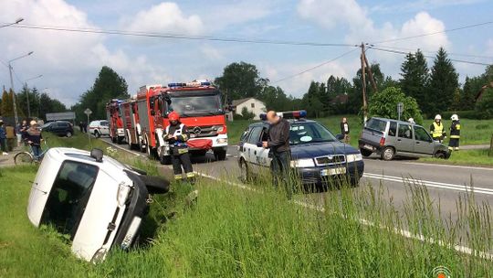 Kolizja daewoo z peugeotem w Dominikowicach (aktualizacja)