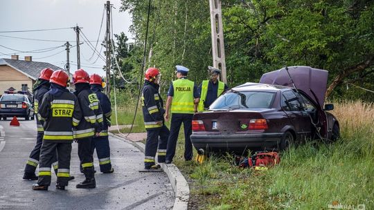 BMW uderzyło w słup