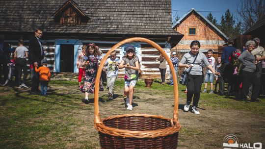 Świąteczny jarmark w słoneczną niedzielę