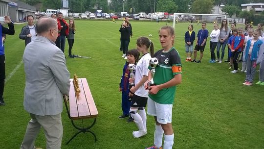UKS Staszkówka Jelna w finale klubowych Mistrzostw Polski