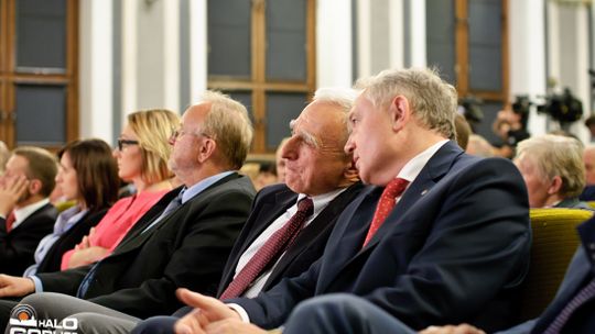 Wałęsa obiecał Japonię, Tusk Irlandię, a Kaczyński...mówił o Korei Południowej