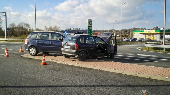 Zderzenie dwóch Opli w Bieczu