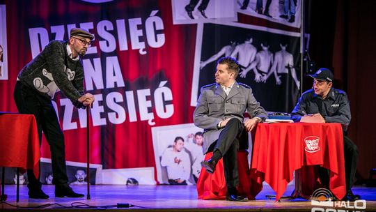 Skecze, gagi i mnóstwo humoru. Kabaret Młodych Panów wystąpił w Bieczu