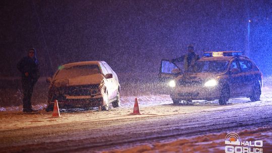 Utrudnienia na drogach. Jesień w kalendarzu, zima w natarciu