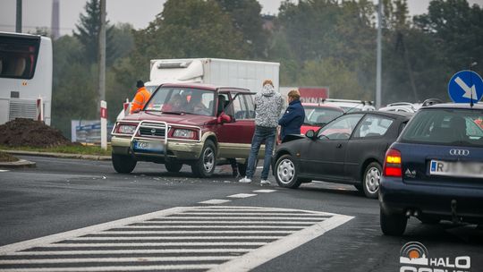 Stłuczka, mandaty, korek na obwodnicy. Wtorek w Gorlicach