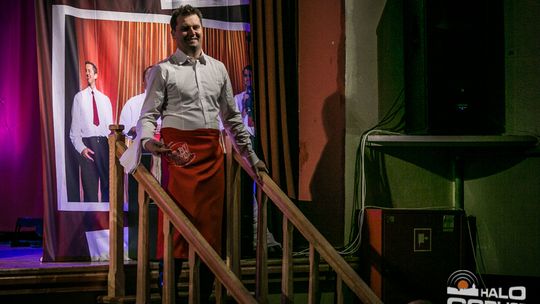 Skecze, gagi i mnóstwo humoru. Kabaret Młodych Panów wystąpił w Bieczu