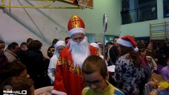 W Stróżach odbył się XII finał akcji "Zostań Świętym Mikołajem"