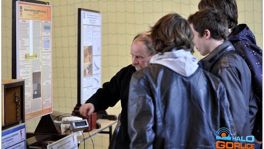 2012/03.21-targi-szkolne