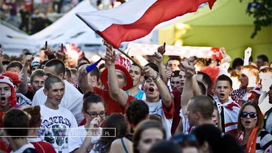 2012/06.16-Fanzone