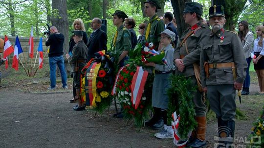 2013/05.02-sekowa-rekonstrukcja/05.02-cmentarz-sekowa1