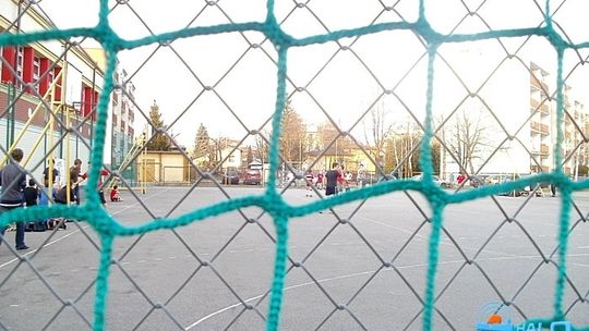 2012/03.18-street_soccer