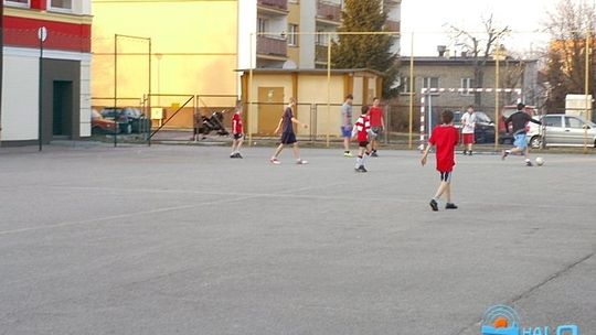 2012/03.18-street_soccer
