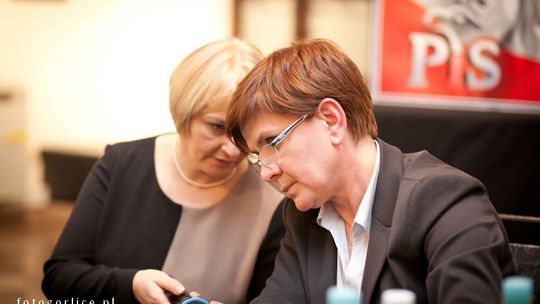 2012/11.27_szydlo