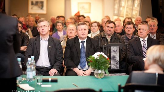 2012/11.27_szydlo