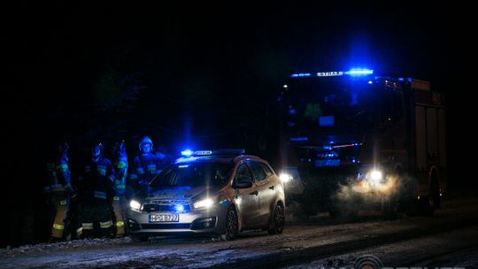 Dominikowice. Samochód wpadł do rowu. Jedna osoba poszkodowana. [ZDJĘCIA]