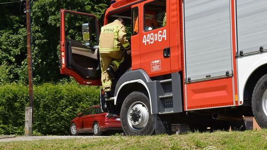 2021.06.16 – Ćwiczenia strażaków, ewakuacja szkoły specjalnej w Szymbarku