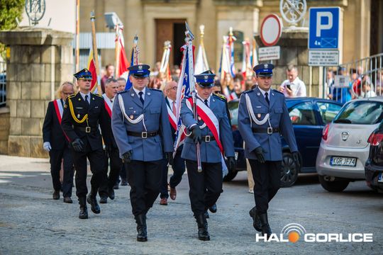 policja bazylika przejście na cmentarz policjanci dzień sybiraka
