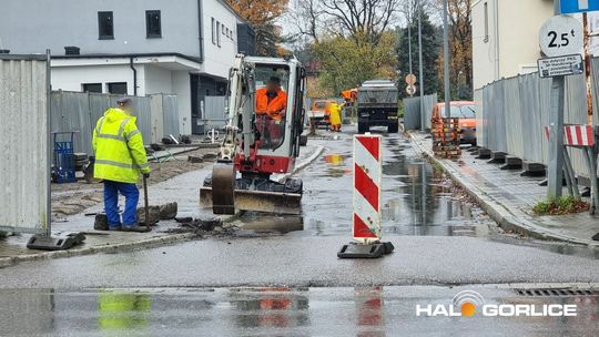 Ulica Bardiowska w Gorlicach podczas remontu (21 listopada 2023)